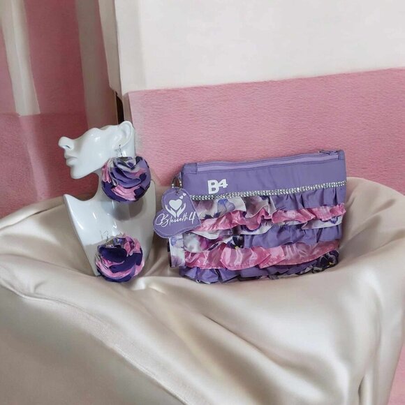 Handmade wristlet bag, clutch zipper purse.design in soft pink and purple cotton - Picture 2 of 7